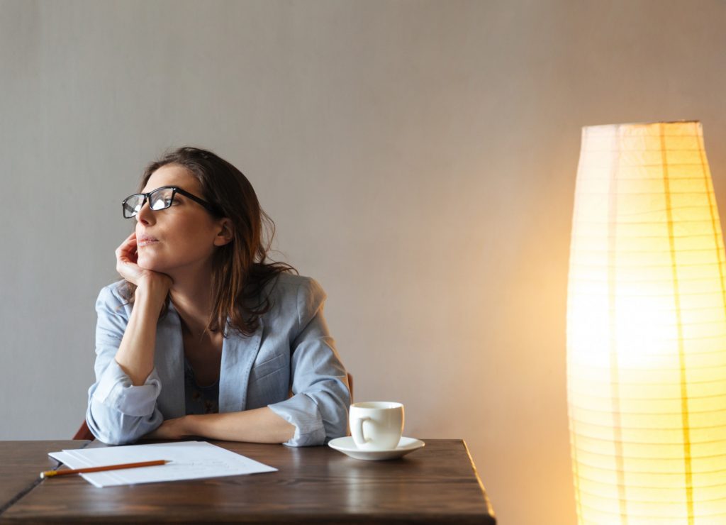 Pensar demasiado: cuando la mente entra en bucle y no se apaga